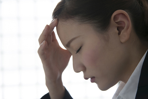 画像 : 薬を飲まずに頭痛を治す方法・治し方・吐き気対策 - NAVER ...