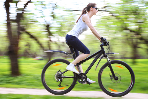 自転車ダイエットの効果は？ジムの腹筋と同じくらいお腹に効果的？